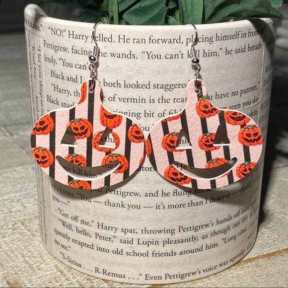 3/$15 Halloween Pumpkin Earrings Stripes Jack O Lantern Orange Black Big Earring - Picture 1 of 4